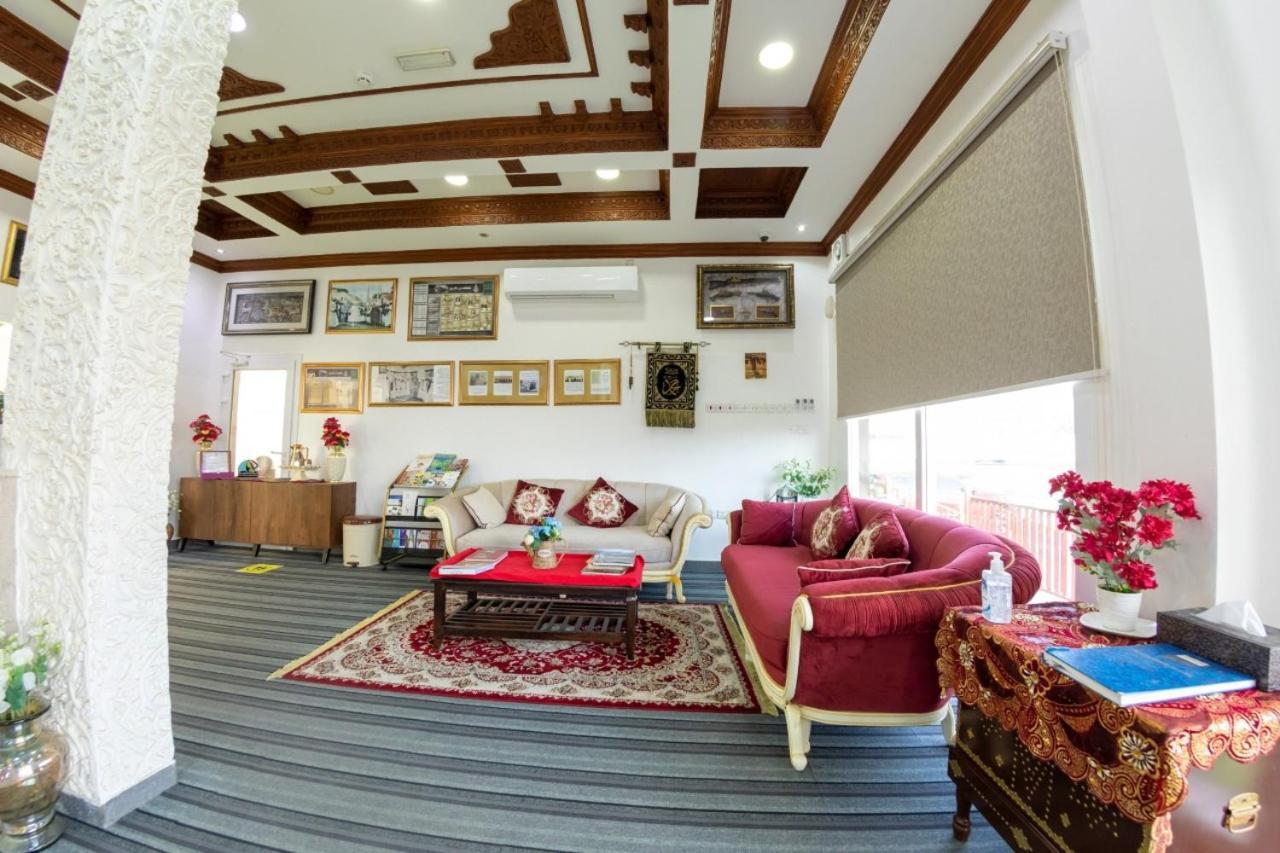 Sur Bandar Al Ayjah Hotel Apartments 外观 照片