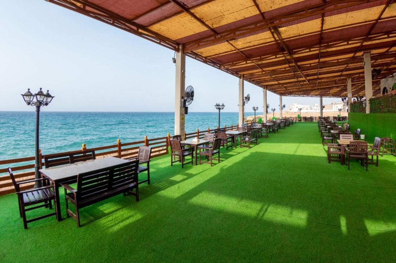 Sur Bandar Al Ayjah Hotel Apartments 外观 照片