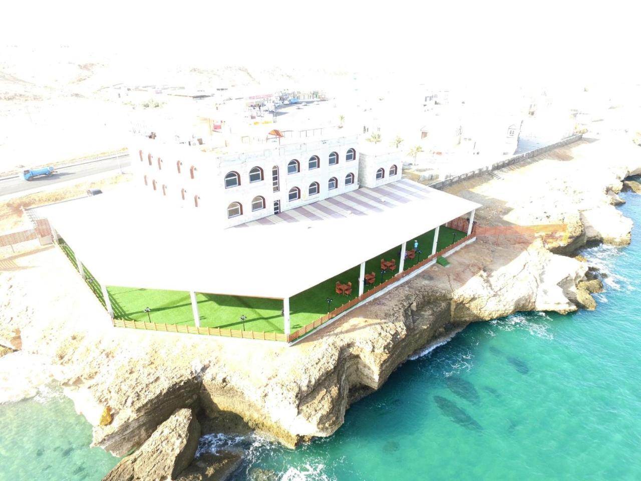 Sur Bandar Al Ayjah Hotel Apartments 外观 照片