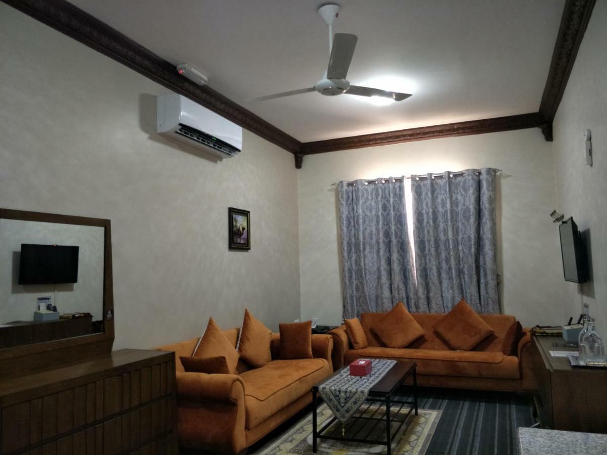 Sur Bandar Al Ayjah Hotel Apartments 外观 照片