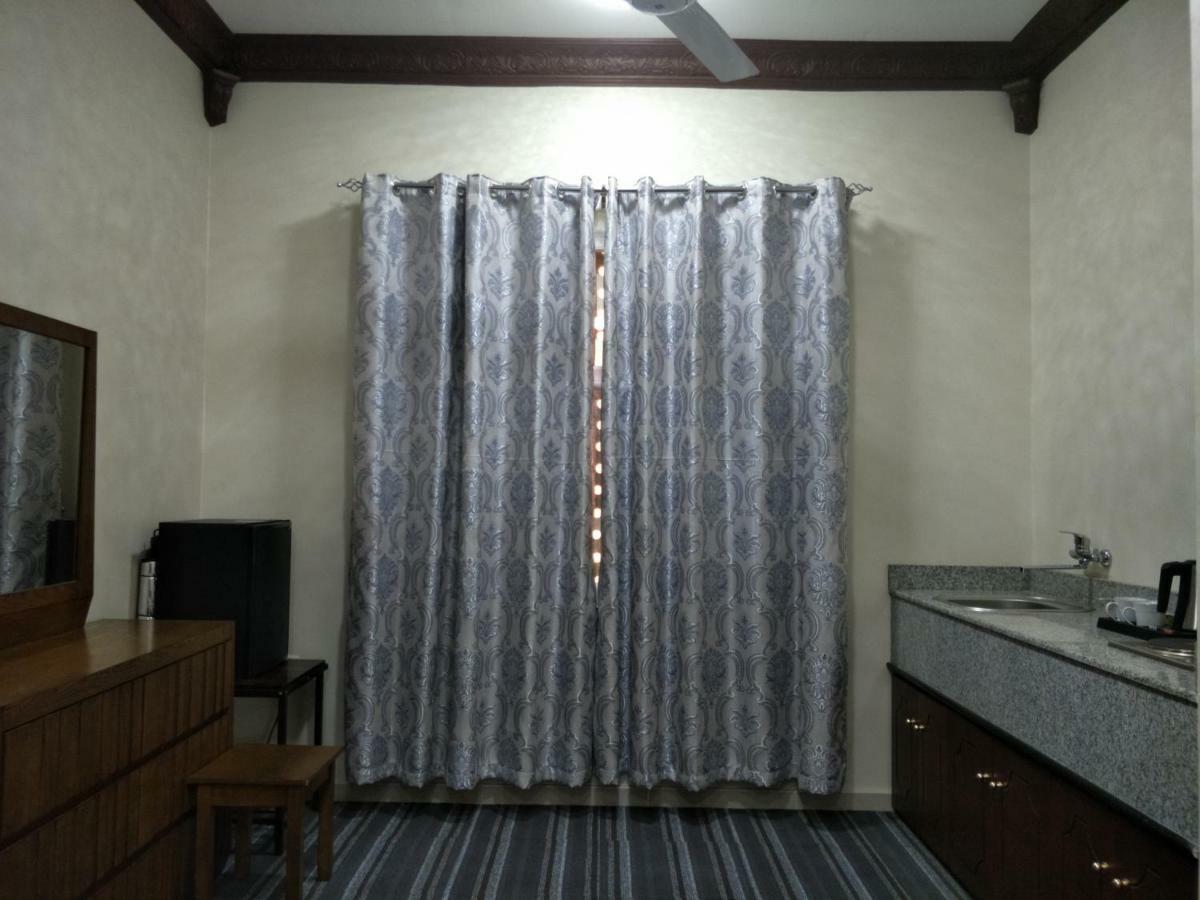 Sur Bandar Al Ayjah Hotel Apartments 外观 照片