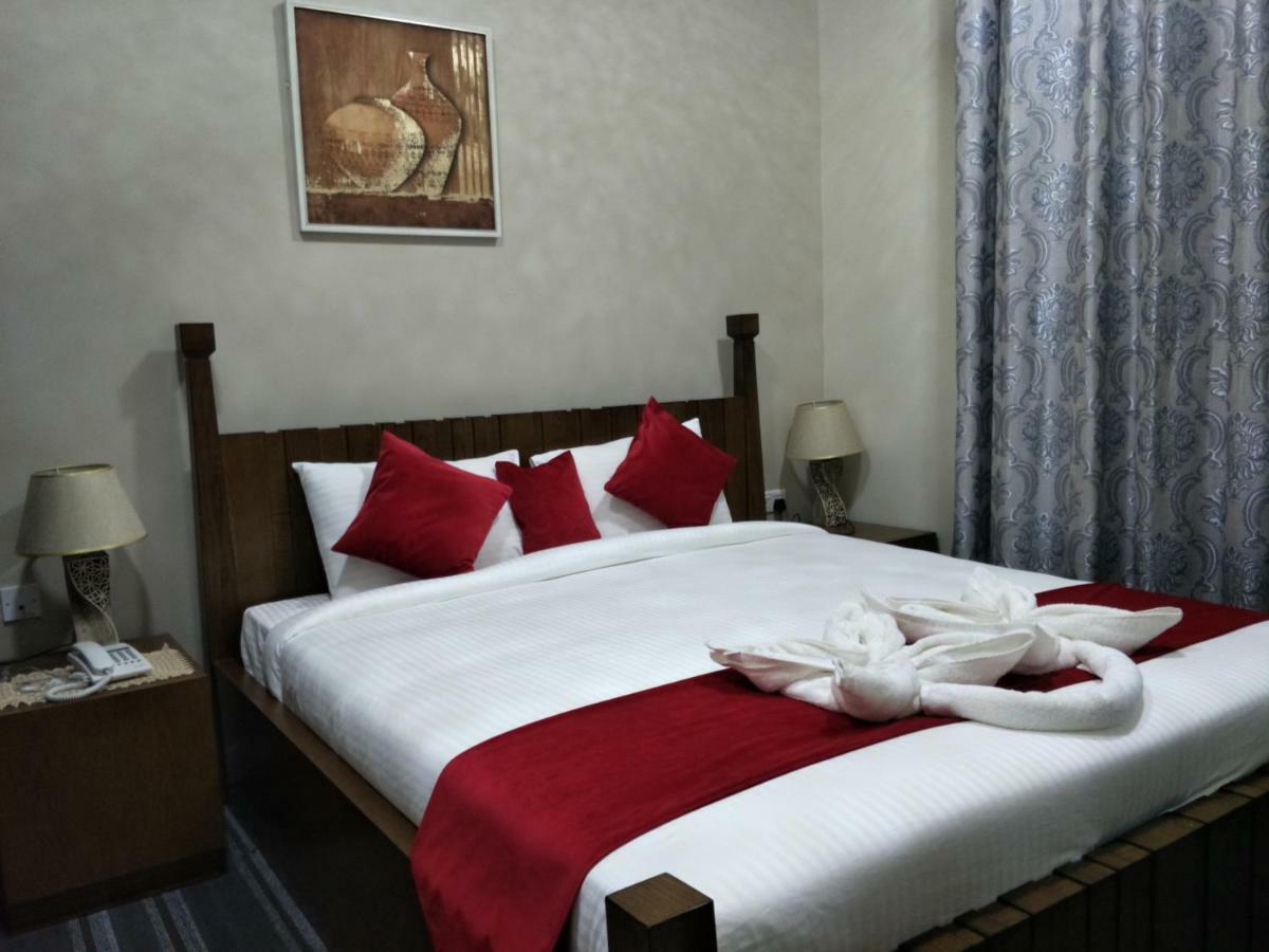 Sur Bandar Al Ayjah Hotel Apartments 外观 照片