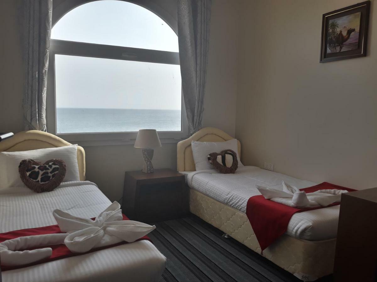 Sur Bandar Al Ayjah Hotel Apartments 外观 照片