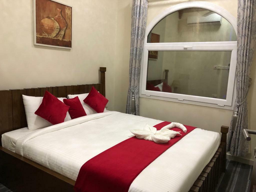 Sur Bandar Al Ayjah Hotel Apartments 外观 照片